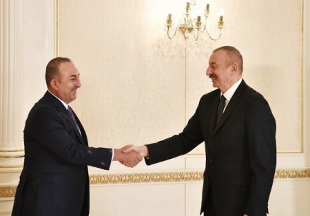 İlham Əliyev Türkiyənin xarici işlər, milli müdafiə nazirləri və Milli Kəşfiyyat İdarəsinin rəisini qəbul edib İlham Əliyev Türkiyənin xarici işlər, milli müdafiə nazirləri və Milli Kəşfiyyat İdarəsinin rəisini qəbul edib