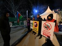 Xankəndi-Laçın yolunda keçirilən etiraz aksiyası axşam saatlarında da davam edir