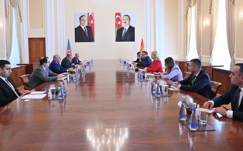Baş nazir  görüş keçirib