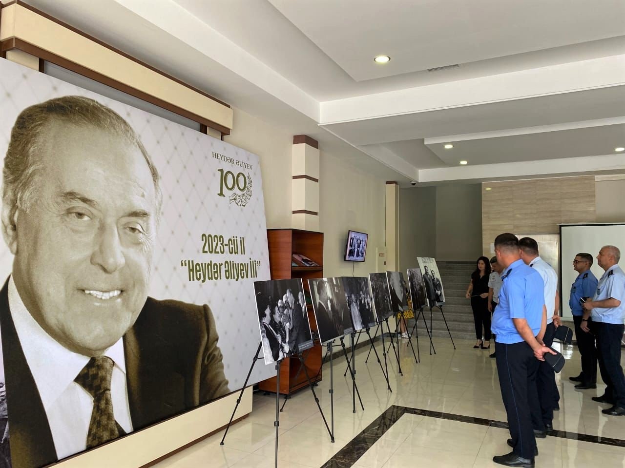 FHN-in Aviasiya dəstəsinin əməkdaşları Heydər Əliyev Mərkəzində olublar