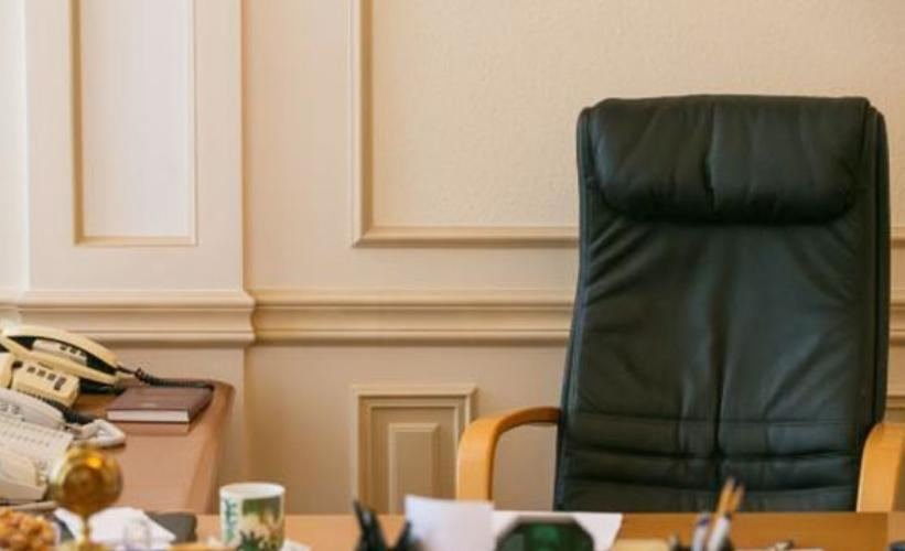 Direktor  işdən çıxarıldı