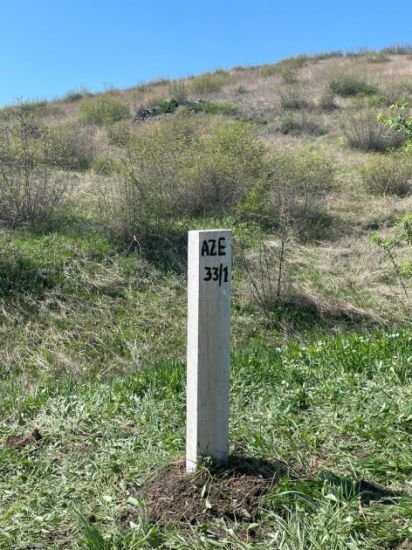 Azərbaycanla Ermənistan arasında ilk sərhəd dirəyi quraşdırıldı