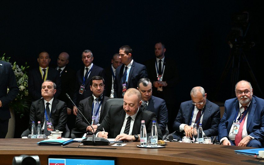 Zirvə  görüşündə Bəyannamə imzalanıb