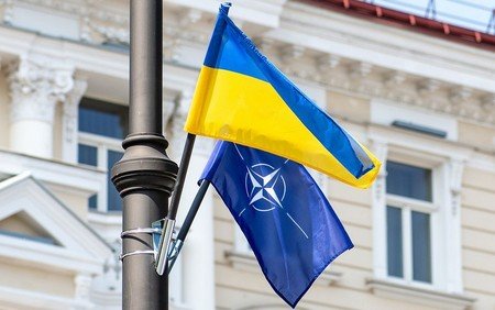 NATO  Ukraynaya  əlavə  raket  sistemləri  göndərəcək